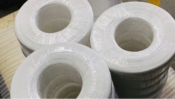 新鳴億發(fā)揮企業(yè)生產(chǎn)優(yōu)勢環(huán)保打包帶“變”全塑鼻梁條